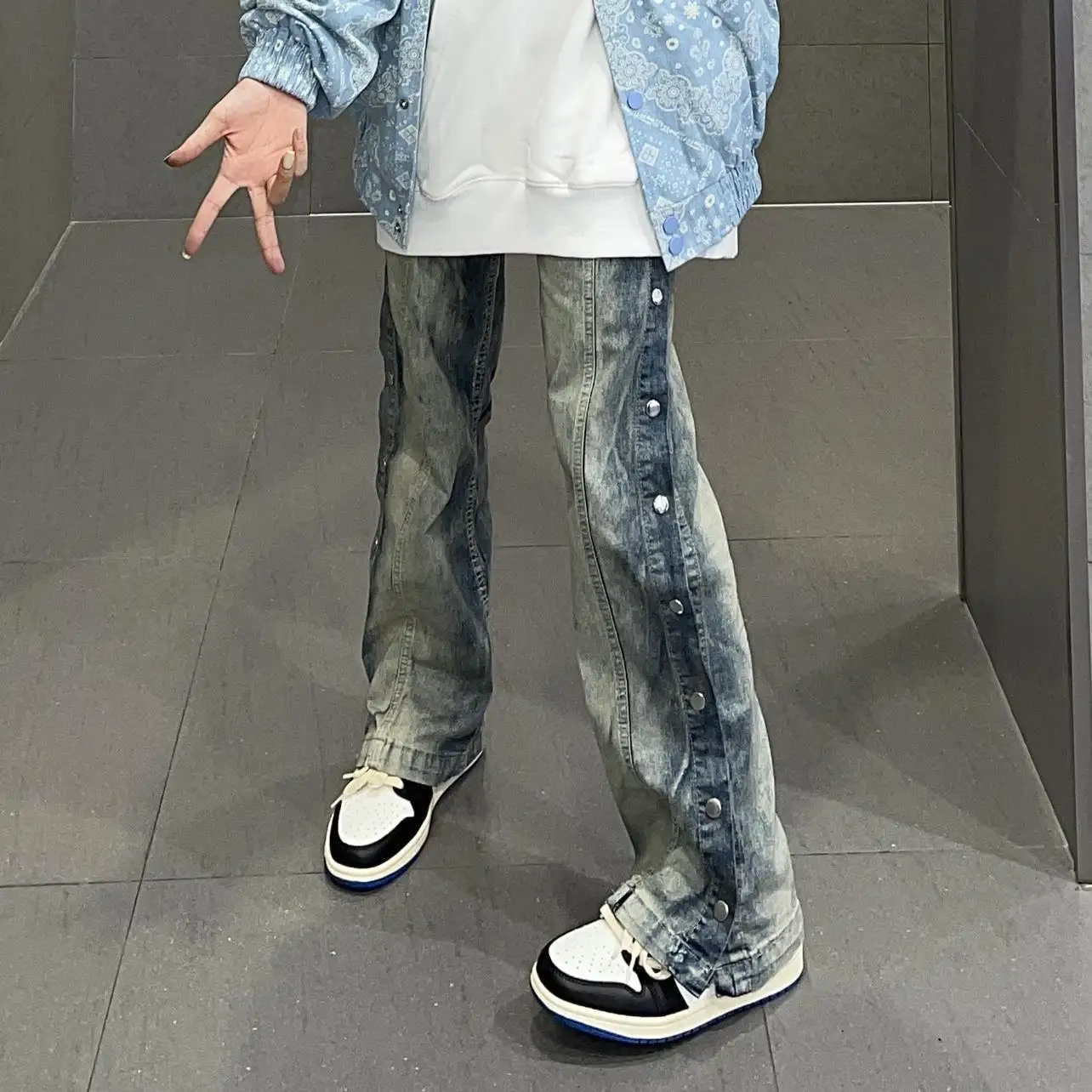 Small fish is a salted fish street drawstring buckle mopping denim trousers trend washed retro loose vertical straight tube
Small fish is a salted fish street drawstring buckle mopping denim trousers trend washed retro loose vertical straight tube