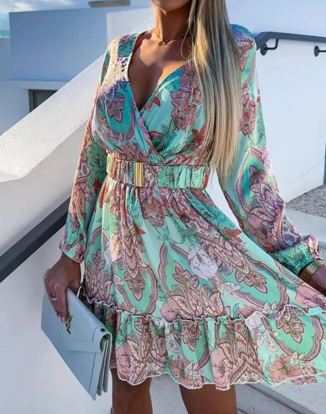 Women's Dresses 2023 Summer New Elegant Retro V Neck Floral Print Ruffle Hem Ruffle Long Sleeve Vintage Dress
Women's Dresses 2023 Summer New Elegant Retro V Neck Floral Print Ruffle Hem Ruffle Long Sleeve Vintage Dress