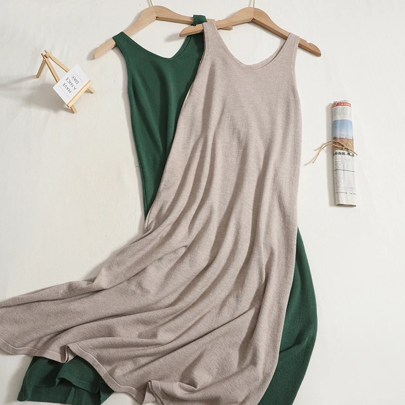 Knitted Vest Soft Dress Autumn New Retro V-neck Casual Solid Color Sleeveless Black Dress Women Loose Long Dress Vestidos
Knitted Vest Soft Dress Autumn New Retro V-neck Casual Solid Color Sleeveless Black Dress Women Loose Long Dress Vestidos