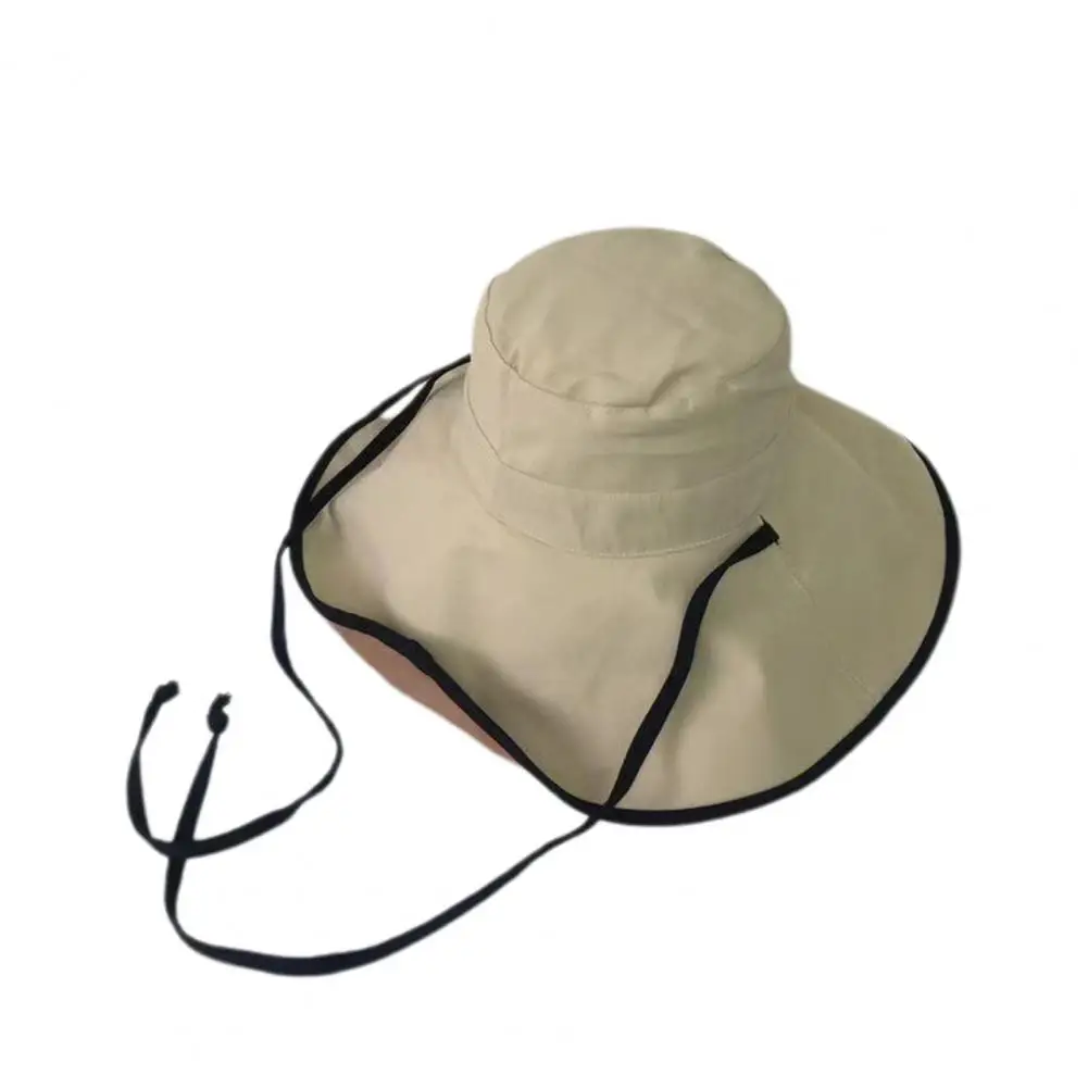 Шляпа женская с защитой от УФ-лучей и широкими полями 
Шляпа женская с защитой от УФ-лучей и широкими полями