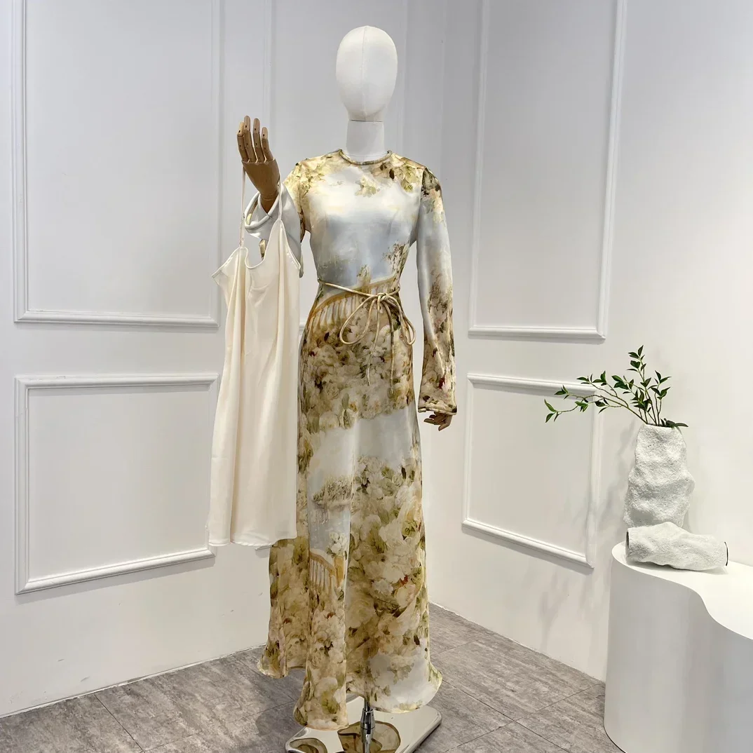 2023 Latest New Top Quality Silk Vintage Floral Print Full Flare Sleeve Lace-up Woman Long Elegant Dress
2023 Latest New Top Quality Silk Vintage Floral Print Full Flare Sleeve Lace-up Woman Long Elegant Dress