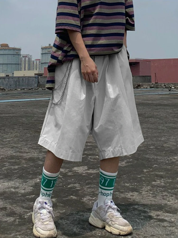 Japanese Style Oversized Cargo Shorts Women Harajuku Chain Gray Black Streetwear Wide Leg Black Pants Loose Trousers Hippie 90s
Japanese Style Oversized Cargo Shorts Women Harajuku Chain Gray Black Streetwear Wide Leg Black Pants Loose Trousers Hippie 90s