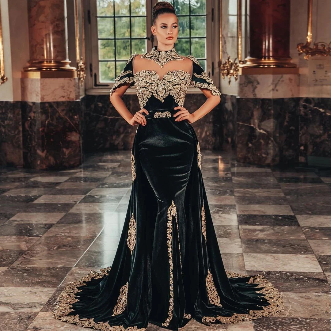 2024 Velvet Black Mermaid Arabic Evening Dresses Dubai High Split Caftan Prom Gowns Kaftan Cap Sleeve Embroidery Party Dress 
2024 Velvet Black Mermaid Arabic Evening Dresses Dubai High Split Caftan Prom Gowns Kaftan Cap Sleeve Embroidery Party Dress