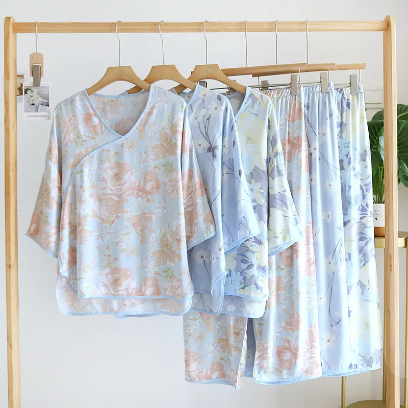 Loose Thin V-Neck Three Quarte Sleeves Pullover Pants 100% Viscose Floral Printed Ladies Pajamas Set 2Pcs Sleepwear Homewear
Loose Thin V-Neck Three Quarte Sleeves Pullover Pants 100% Viscose Floral Printed Ladies Pajamas Set 2Pcs Sleepwear Homewear