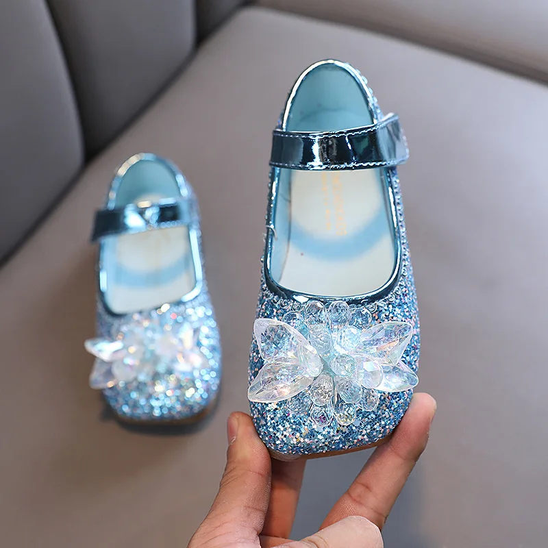 Новинка Весна 2023, детская кожаная обувь с блестками, модная детская милая мягкая обувь на плоской подошве для студенток, обувь принцессы для девочек 
Новинка Весна 2023, детская кожаная обувь с блестками, модная детская милая мягкая обувь на плоской подошве для студенток, обувь принцессы для девочек