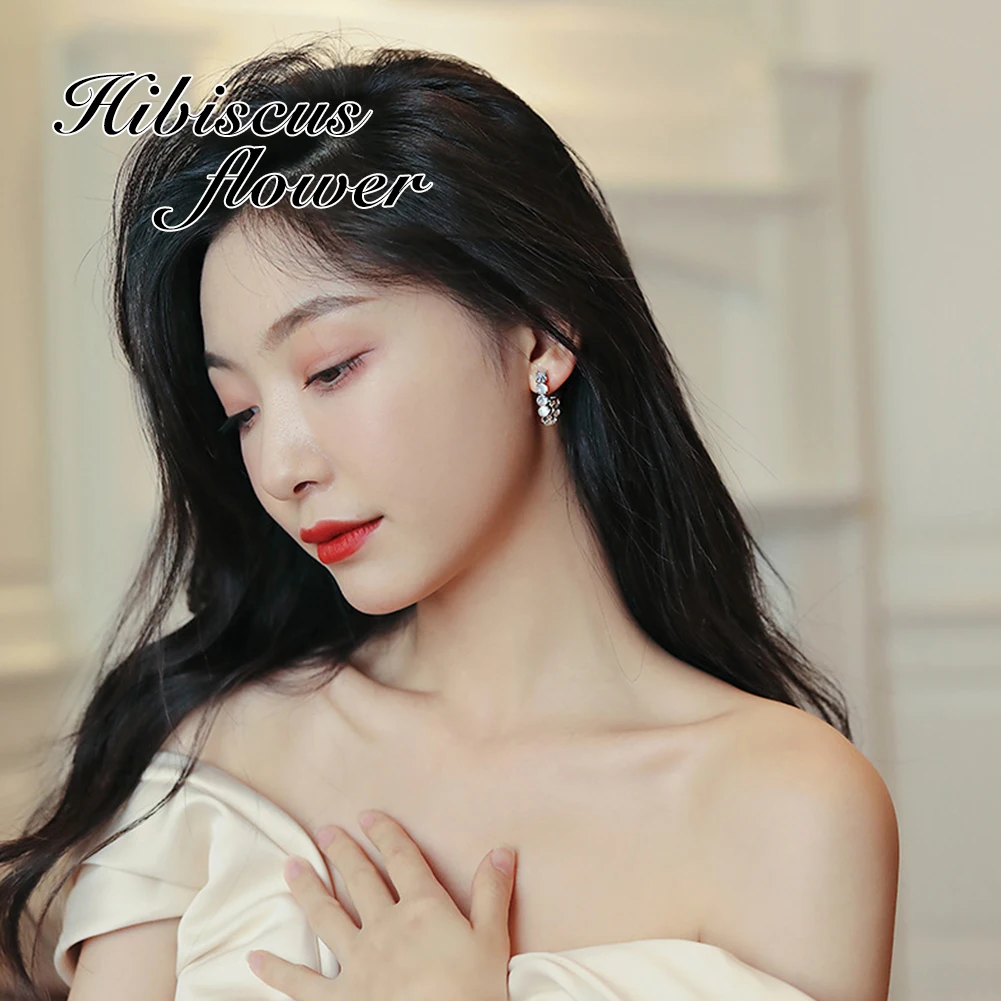 Hibiscus Flower Luxury Female Crystal Zircon Stone Earrings New Style Inlaid Gem Round Earrings Women Party Jewelry Girls Gift
Hibiscus Flower Luxury Female Crystal Zircon Stone Earrings New Style Inlaid Gem Round Earrings Women Party Jewelry Girls Gift