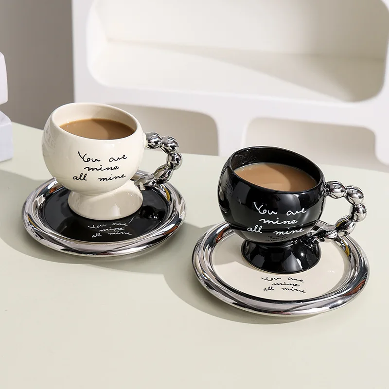 British Style Flower Bone China Coffee Cup and Saucer Set High-end Afternoon Tea Pastoral Style Flower Tea Cup
British Style Flower Bone China Coffee Cup and Saucer Set High-end Afternoon Tea Pastoral Style Flower Tea Cup