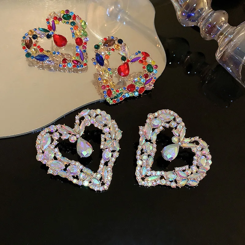 New Exaggerated Colorful Cubic Zirconia Big Heart Earrings For Women Party Jewelry Statement Crystal Love Boucle d'oreille
New Exaggerated Colorful Cubic Zirconia Big Heart Earrings For Women Party Jewelry Statement Crystal Love Boucle d'oreille