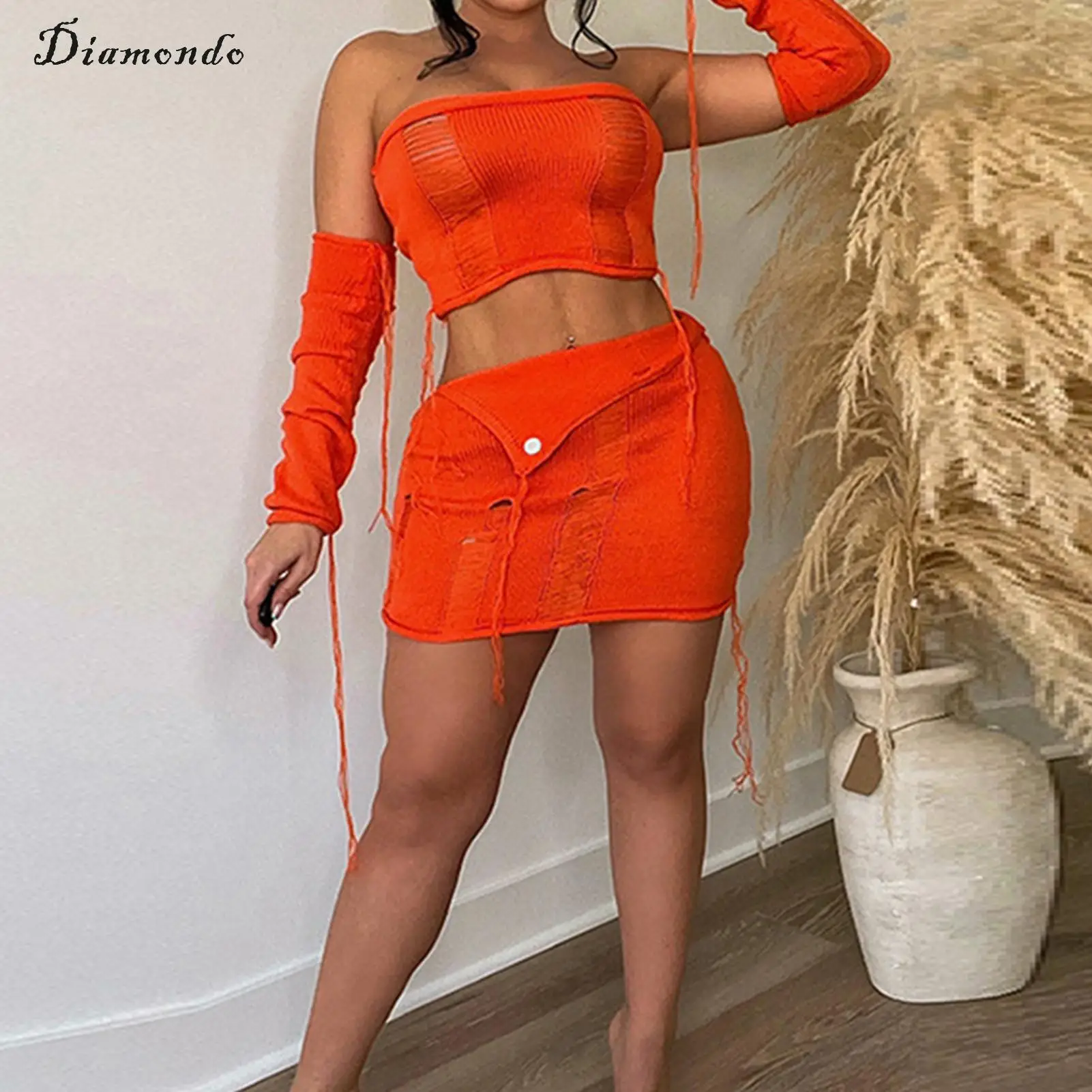 Ladies Tube Top Bodycon Short Skirts Short Sleeve Women Two Piece Set with Glove Crew Neck Navel Exposed Clubwear Clothing
Ladies Tube Top Bodycon Short Skirts Short Sleeve Women Two Piece Set with Glove Crew Neck Navel Exposed Clubwear Clothing