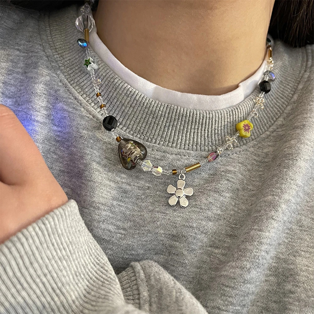 Korean Crystal Color Love Glass Beaded Necklace Retro Simple Beaded Flower Clavicle Chain Necklace Female Niche Design Sense
Korean Crystal Color Love Glass Beaded Necklace Retro Simple Beaded Flower Clavicle Chain Necklace Female Niche Design Sense