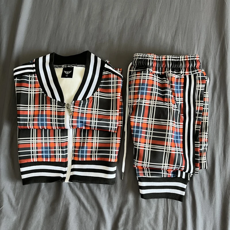 Gentlemen Fashion Plaid Mens Sets Trackpants 2 Pieces Set Tracksuit Men Jackets Pants Sportswear Casual Sweatpants Sports Suit
Gentlemen Fashion Plaid Mens Sets Trackpants 2 Pieces Set Tracksuit Men Jackets Pants Sportswear Casual Sweatpants Sports Suit