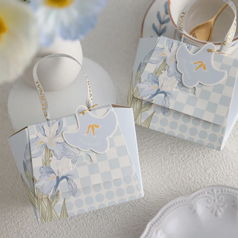 20Pcs/Lot Trapezoidal Portable Wedding Candy Box Creative New Holiday Supplies Exquisite Small Gift Box With Pendant
20Pcs/Lot Trapezoidal Portable Wedding Candy Box Creative New Holiday Supplies Exquisite Small Gift Box With Pendant