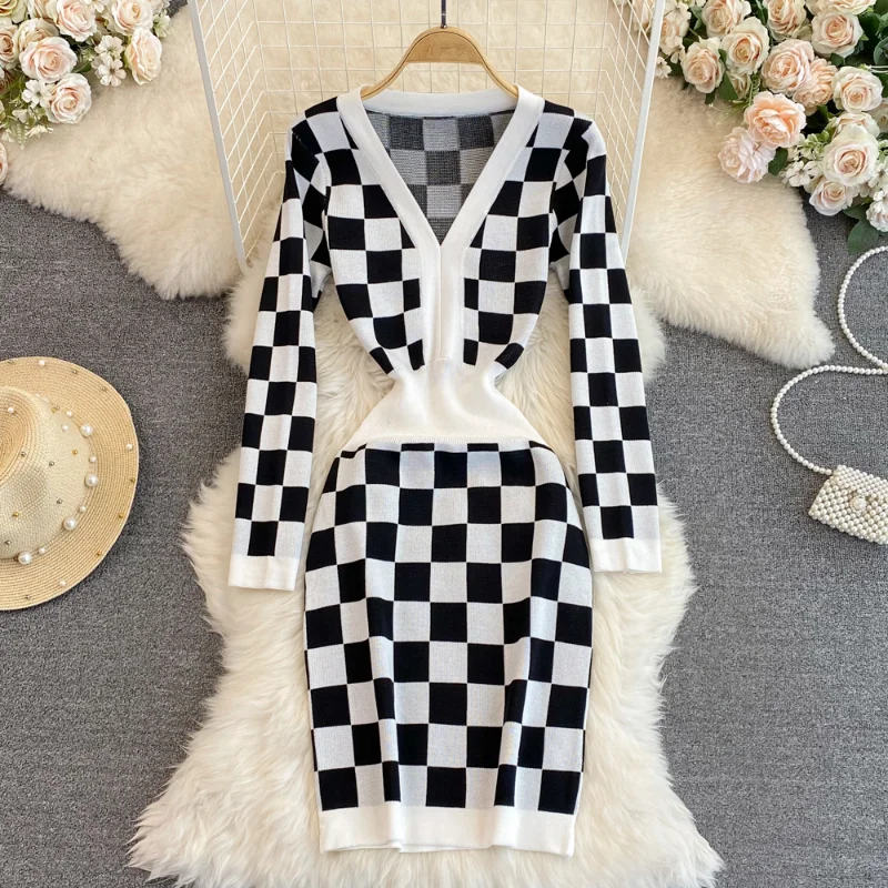 Hikigawa Chic Fashion Women Checkerboard Plaid V Neck Slim Waist Knitted Dresses Autumn Elegant Bottoming Sweater Vestidos Mujer
Hikigawa Chic Fashion Women Checkerboard Plaid V Neck Slim Waist Knitted Dresses Autumn Elegant Bottoming Sweater Vestidos Mujer