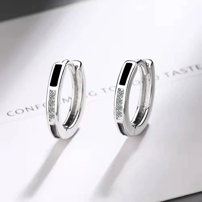 New Women's Fashion Jewelry High Quality Crystal Zircon Black Enamel Hoop Earrings Light Luxury Epoxy Round Aretes Accessories
New Women's Fashion Jewelry High Quality Crystal Zircon Black Enamel Hoop Earrings Light Luxury Epoxy Round Aretes Accessories
