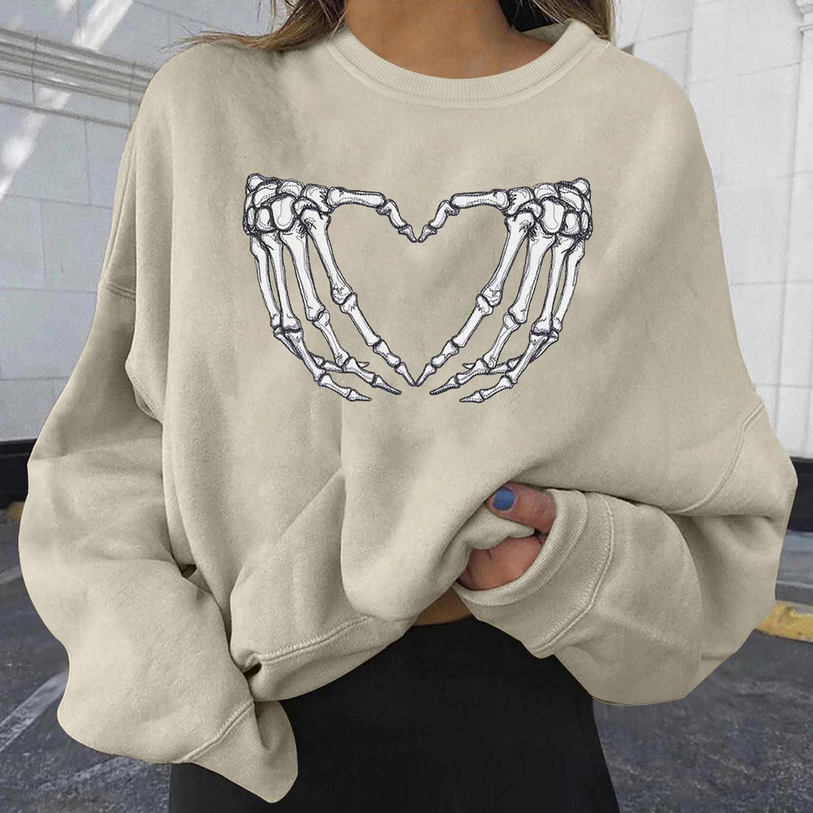 Girl Autumn Print Sweatshirt 2 Color Black White Suitable for Going Shopping Wearing d88
Girl Autumn Print Sweatshirt 2 Color Black White Suitable for Going Shopping Wearing d88