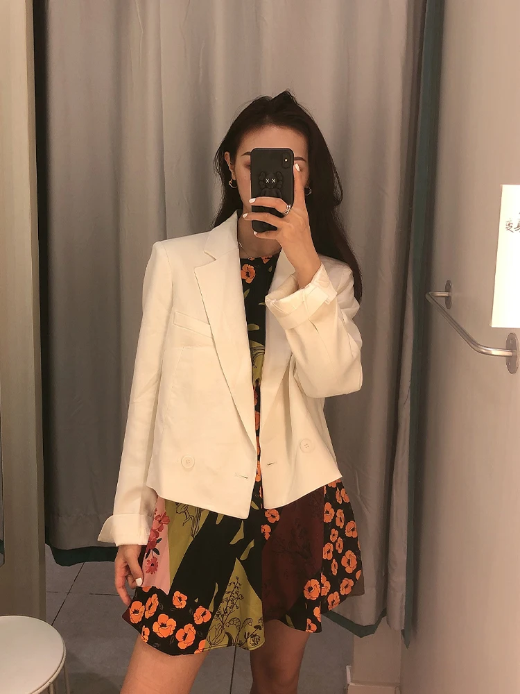 ZAA Ladies Fashion Buttoned Short Blazer Lapel Retro Long Sleeves Fashion Design Slim Fit Versatile Style Casual Blazer
ZAA Ladies Fashion Buttoned Short Blazer Lapel Retro Long Sleeves Fashion Design Slim Fit Versatile Style Casual Blazer