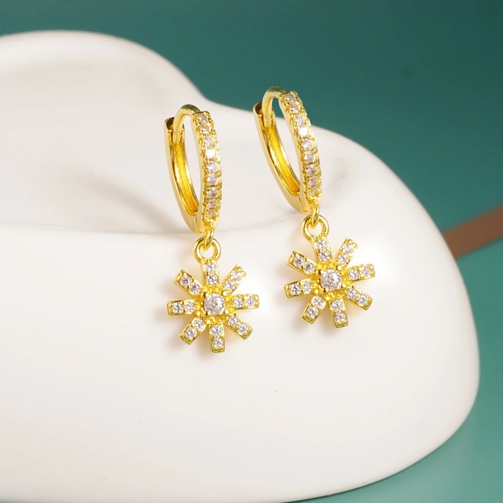 Yunkingdom Original AAA CZ Hanging Earrings Heart Star Geometric Gold Hoops Dangle Earrings for Women Girls Luxury Jewelry
Yunkingdom Original AAA CZ Hanging Earrings Heart Star Geometric Gold Hoops Dangle Earrings for Women Girls Luxury Jewelry