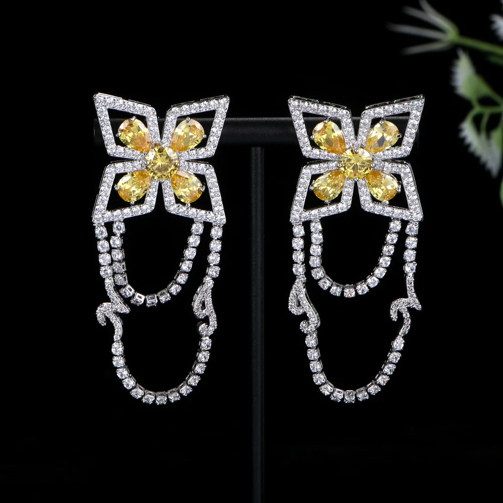 Luxury Trendy Big Four Leafs Flowers Bilayer Chains Drop Earrings For Women Wedding CZ Brincos Boucle d'oreille E1024
Luxury Trendy Big Four Leafs Flowers Bilayer Chains Drop Earrings For Women Wedding CZ Brincos Boucle d'oreille E1024