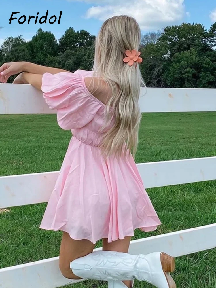 Женское пляжное платье-трапеция с открытыми плечами и рукавами-фонариками
Женское пляжное платье-трапеция с открытыми плечами и рукавами-фонариками