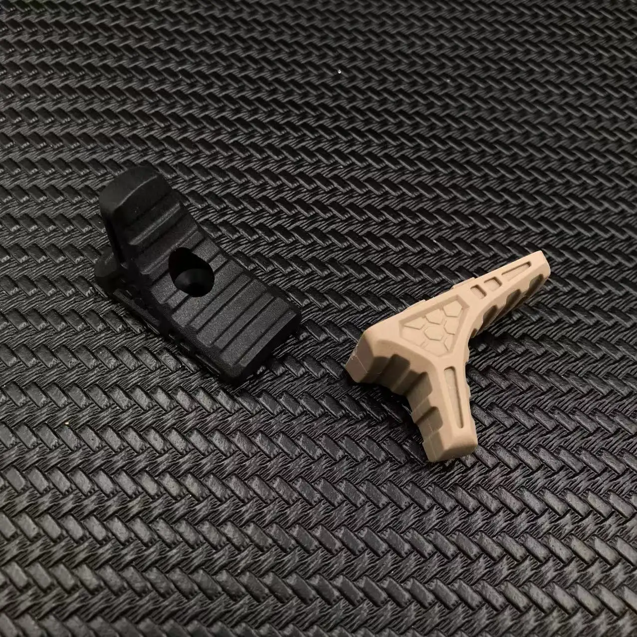 Python Pattern PPG-004 is Applicable to M-LOK Keymod Guide Rail Wood Guard Nylon Small Toy Accessories MLOK
Python Pattern PPG-004 is Applicable to M-LOK Keymod Guide Rail Wood Guard Nylon Small Toy Accessories MLOK