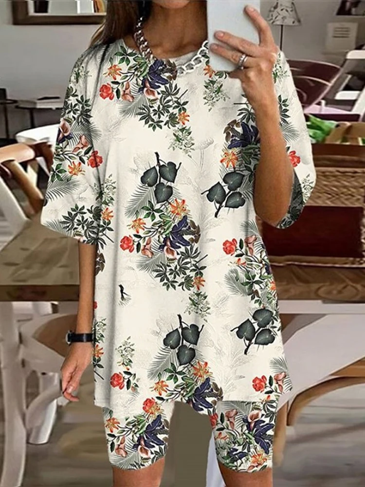 Fashion Retro New Women Floral Printed Comfortable O-Neck Half Sleeve T-Shirt Shorts Suits Summer Casual Home Wear Two Piece Set
Fashion Retro New Women Floral Printed Comfortable O-Neck Half Sleeve T-Shirt Shorts Suits Summer Casual Home Wear Two Piece Set