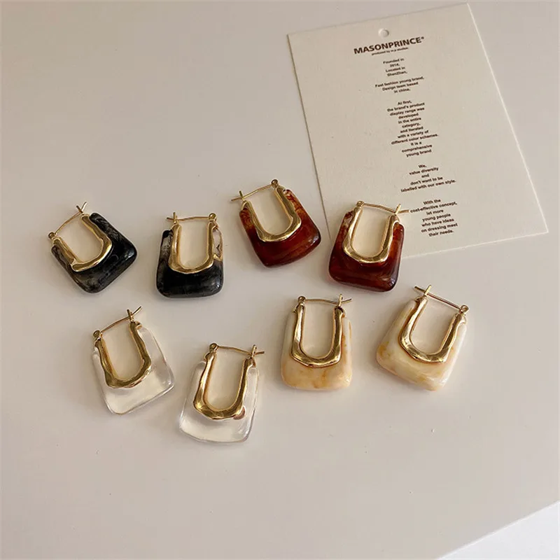 2022 New Trendy Transparent Resin Hoop Earrings for Women Girls Geometric Irregular Metal Acrylic Earrings Party Jewelry
2022 New Trendy Transparent Resin Hoop Earrings for Women Girls Geometric Irregular Metal Acrylic Earrings Party Jewelry