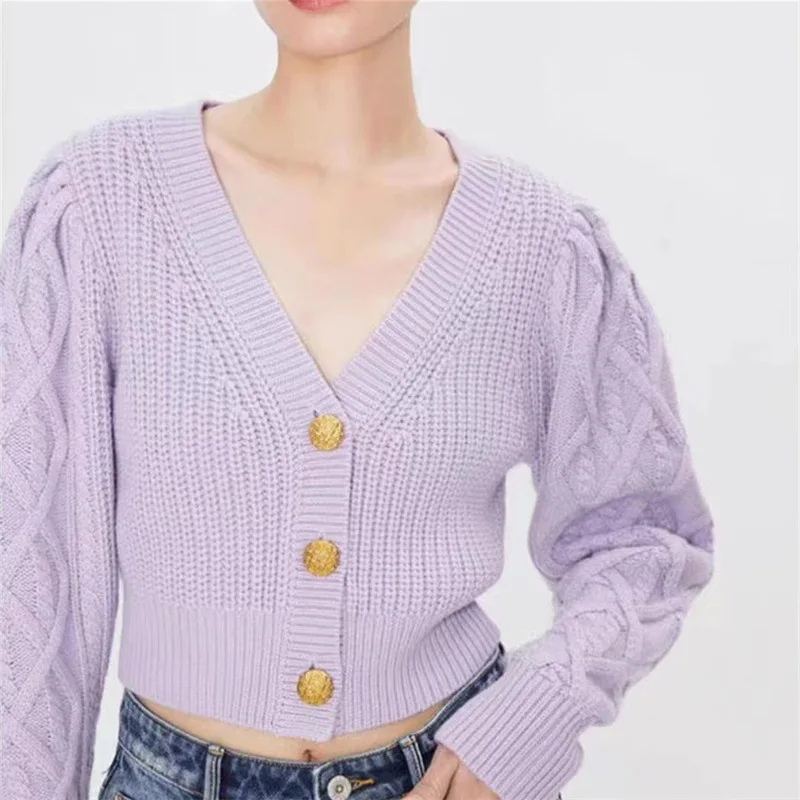 Autumn new sweater lazy feeling single-breasted long-sleeved sweater cardigan sweater woman
Autumn new sweater lazy feeling single-breasted long-sleeved sweater cardigan sweater woman