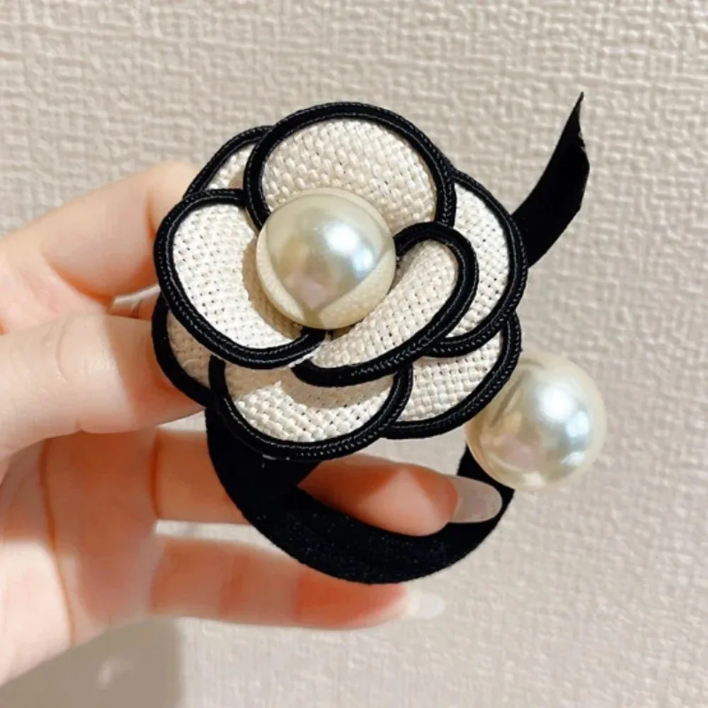 Retro Camellia Hair Ties Elegant Flower Head Rope Hair Rope Ring Ball Elastic Rubber Band Beauty Hairdressing Styling Tools
Retro Camellia Hair Ties Elegant Flower Head Rope Hair Rope Ring Ball Elastic Rubber Band Beauty Hairdressing Styling Tools