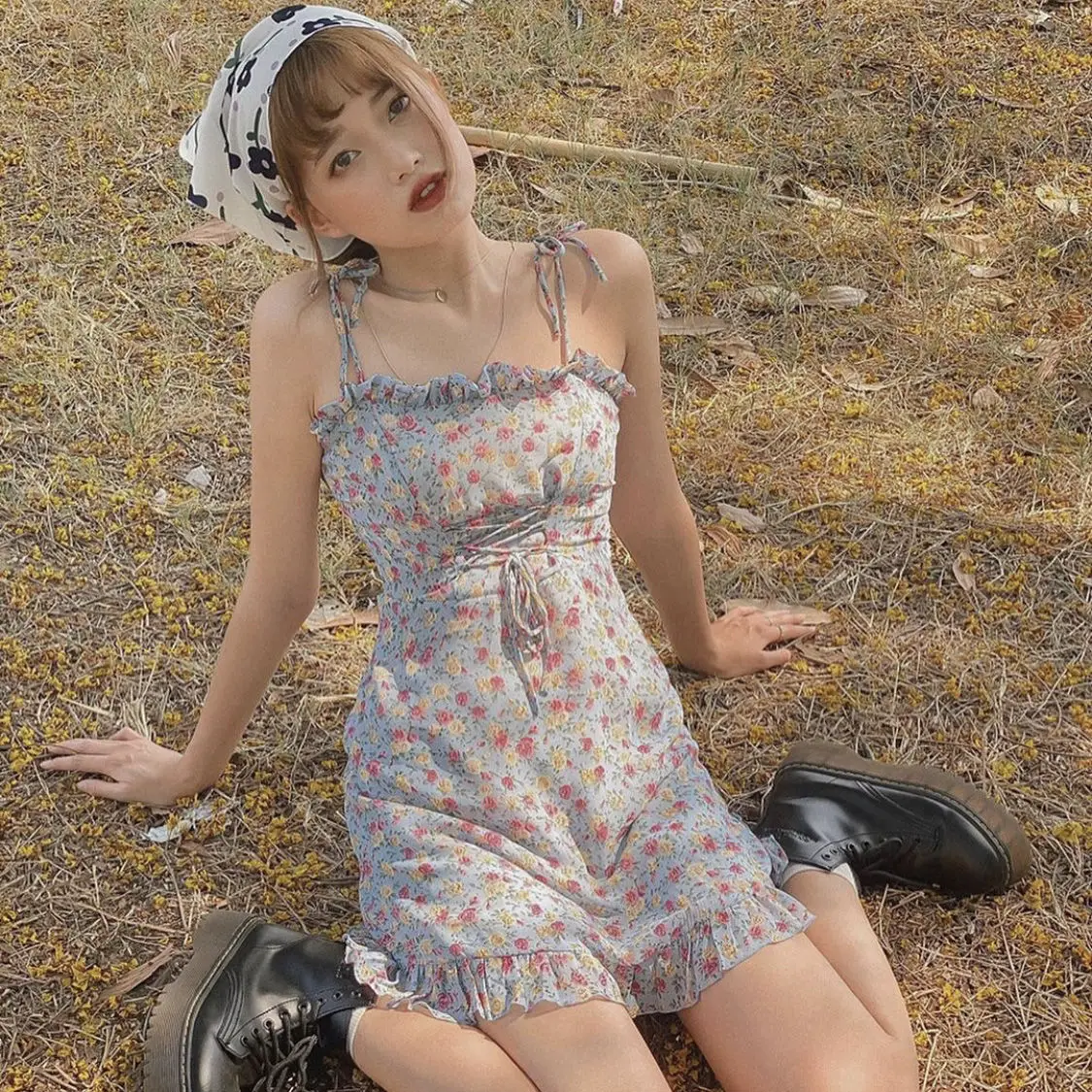 Lolita Dress Girl JK Chic Vintage Sweet Chiffon Floral JK Dress Lace-up Waist Slimming Suspender Off The Shoulder Lolita Dress
Lolita Dress Girl JK Chic Vintage Sweet Chiffon Floral JK Dress Lace-up Waist Slimming Suspender Off The Shoulder Lolita Dress