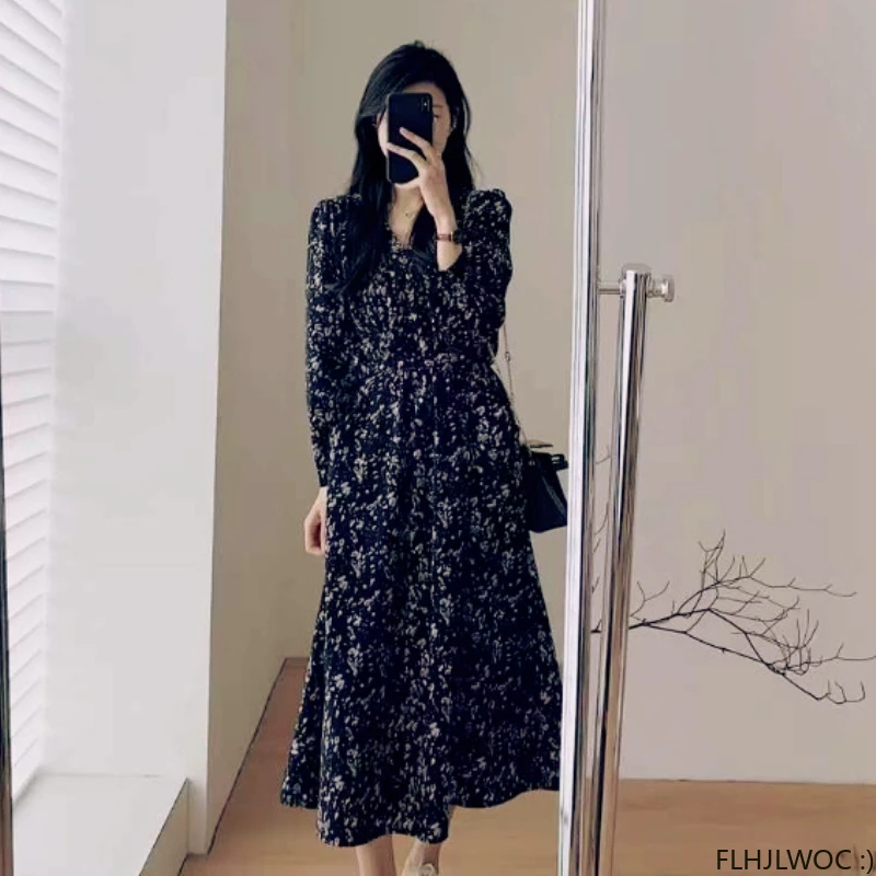Chic Japan Style Design Feminine Vestidos Women Fashion V Neck Retro Vintage Black Floral Print Long Lace-Up Dress
Chic Japan Style Design Feminine Vestidos Women Fashion V Neck Retro Vintage Black Floral Print Long Lace-Up Dress