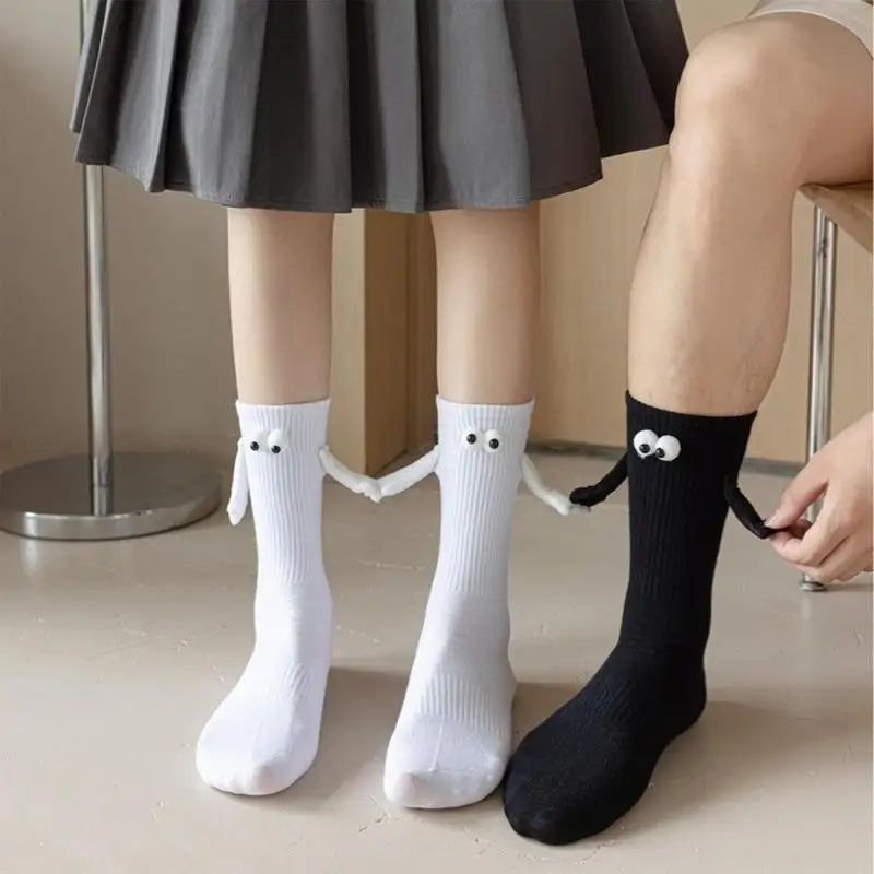 

Милые носки средней длины, забавные магнитные носки с 3D присоской для кукол, пары, носки с руками, подарки, забавные носки с глазами для пар