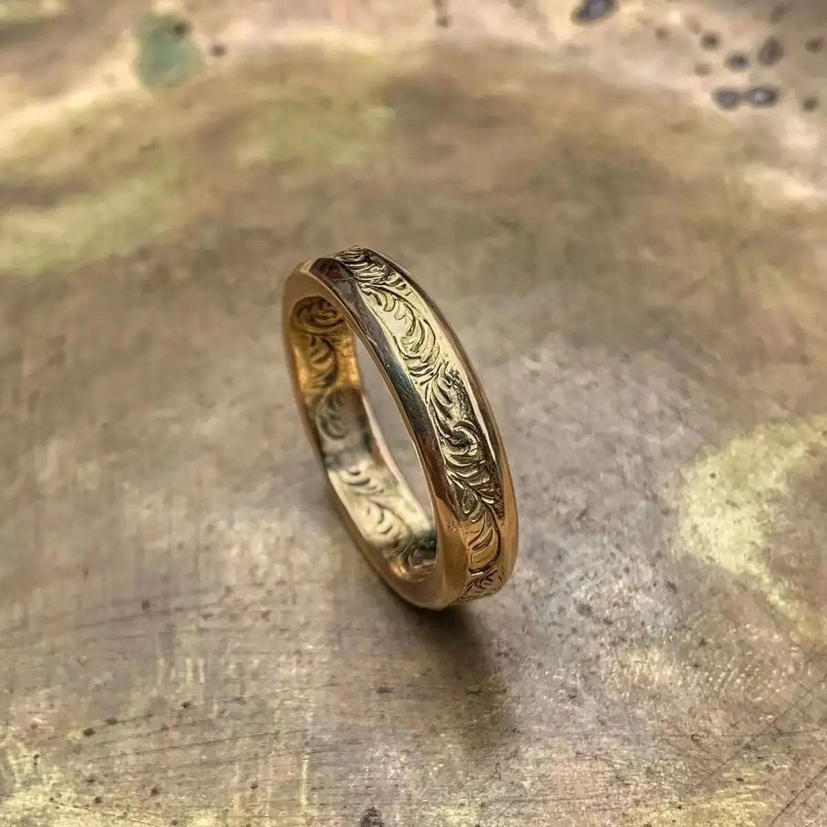 New Retro Handmade Couple Ring Engagement Ring Men And Women Fashion Tang Grass Ring Jewelry Accessories
New Retro Handmade Couple Ring Engagement Ring Men And Women Fashion Tang Grass Ring Jewelry Accessories