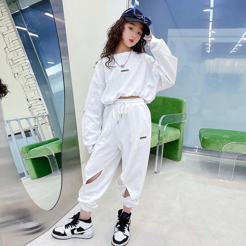 Girl Sports Sets Loose Sweatshirt Ripped Casual Pants 2Pcs Set 2022 New Clothes for Children Letter Kids Hip Hop Dance Outfits 
Girl Sports Sets Loose Sweatshirt Ripped Casual Pants 2Pcs Set 2022 New Clothes for Children Letter Kids Hip Hop Dance Outfits