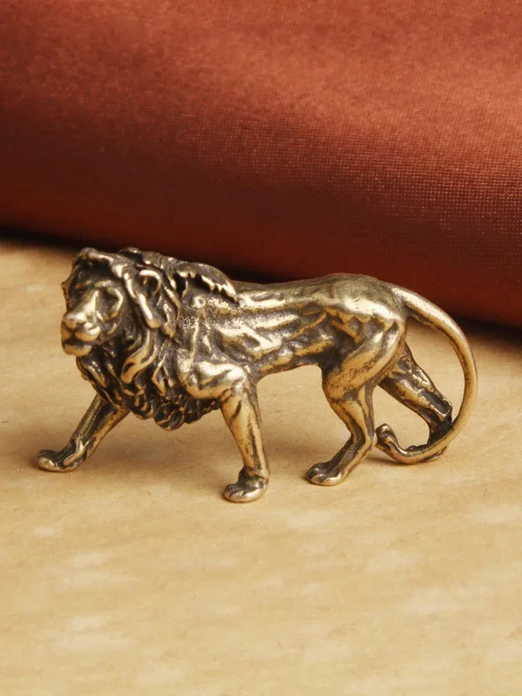 Миниатюра льва из меди MOONBIFFY 
Миниатюра льва из меди MOONBIFFY