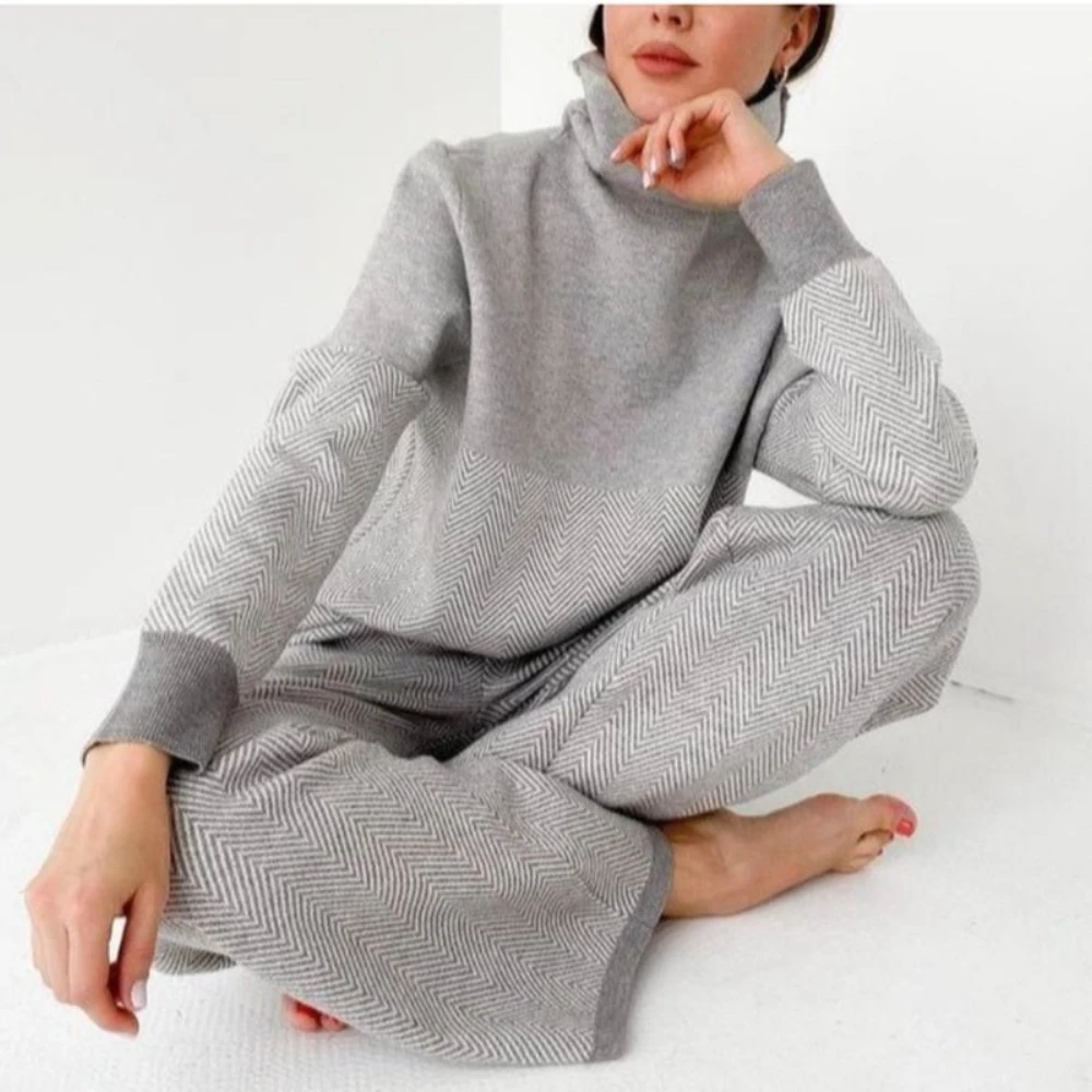 Autumn and Winter New Two Piece Set Lazy Simple Half Turtleneck Brushed Pullover Loose Warm and Soft Two-piece Women's Clothing
Autumn and Winter New Two Piece Set Lazy Simple Half Turtleneck Brushed Pullover Loose Warm and Soft Two-piece Women's Clothing