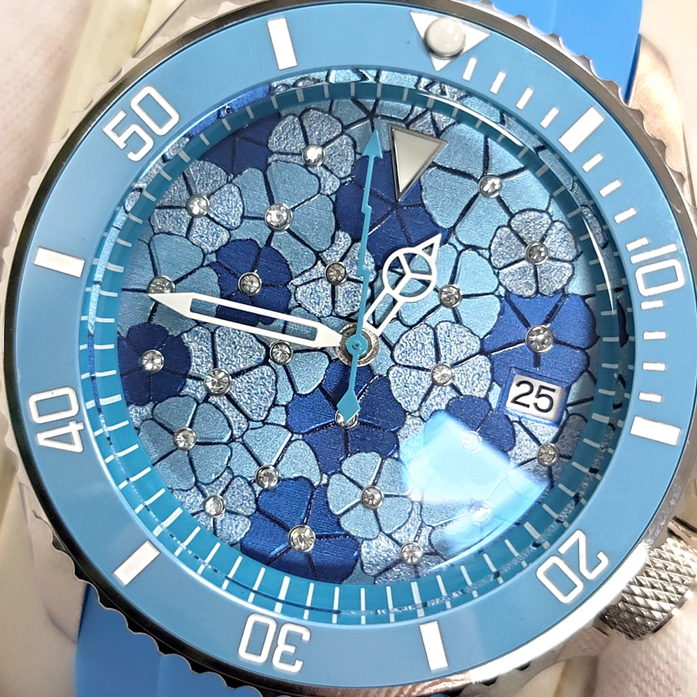Watches with Japanese NH35 Movement 41.5mm The New Logoless Men Mechanical Watch Features A Blue Inlaid Dial with A 3.8 Position
Watches with Japanese NH35 Movement 41.5mm The New Logoless Men Mechanical Watch Features A Blue Inlaid Dial with A 3.8 Position
