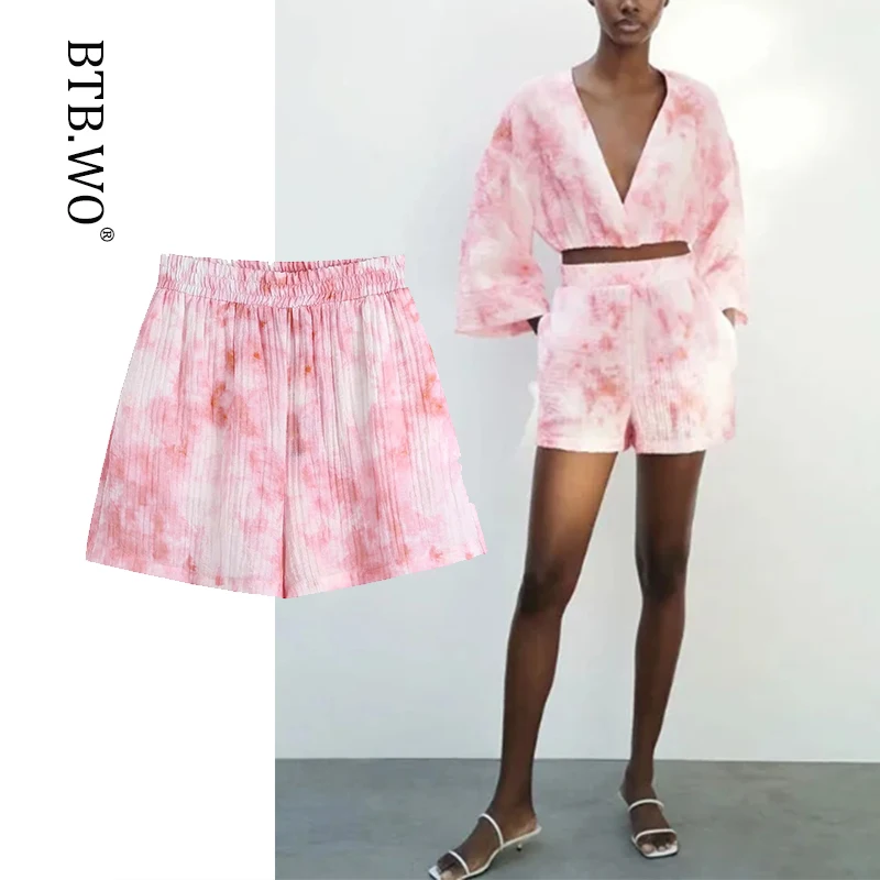 BTB.WO New 2022 Pleated Shorts Za Women High Waist Shorts Street Back Zipper Fashion Straight Elegant Female Short Pants
BTB.WO New 2022 Pleated Shorts Za Women High Waist Shorts Street Back Zipper Fashion Straight Elegant Female Short Pants