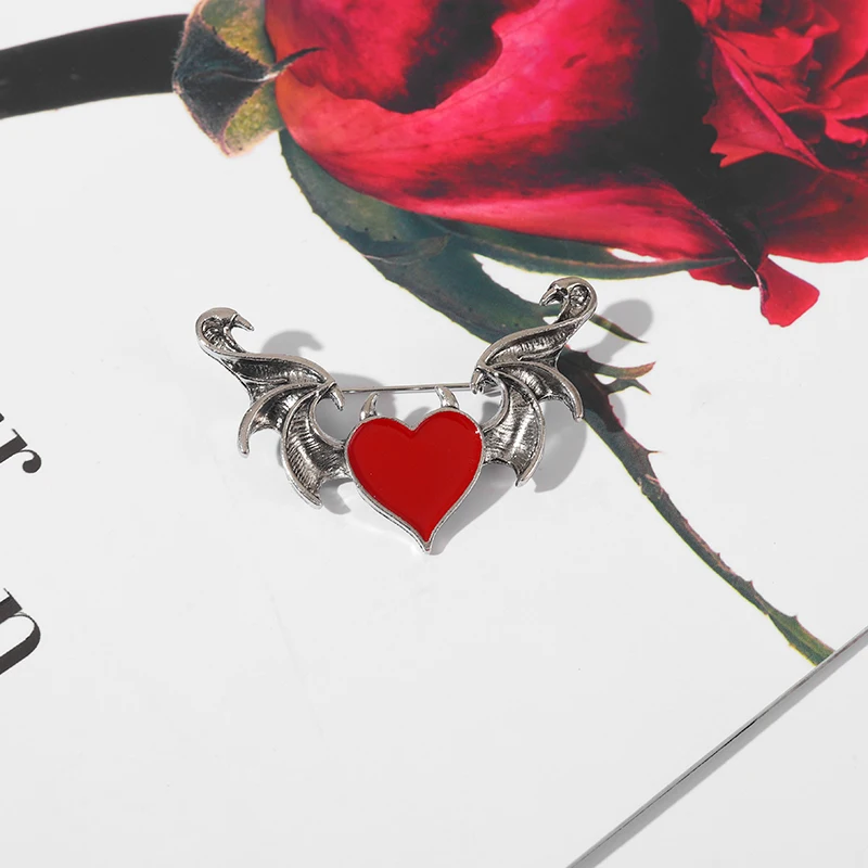 Classic Punk Colorful Heart Brooch Hand-Painted Pins Jackets Skirt Badge Jewelry Friends Metal Pins Gifts For Friend Lovers 
Classic Punk Colorful Heart Brooch Hand-Painted Pins Jackets Skirt Badge Jewelry Friends Metal Pins Gifts For Friend Lovers