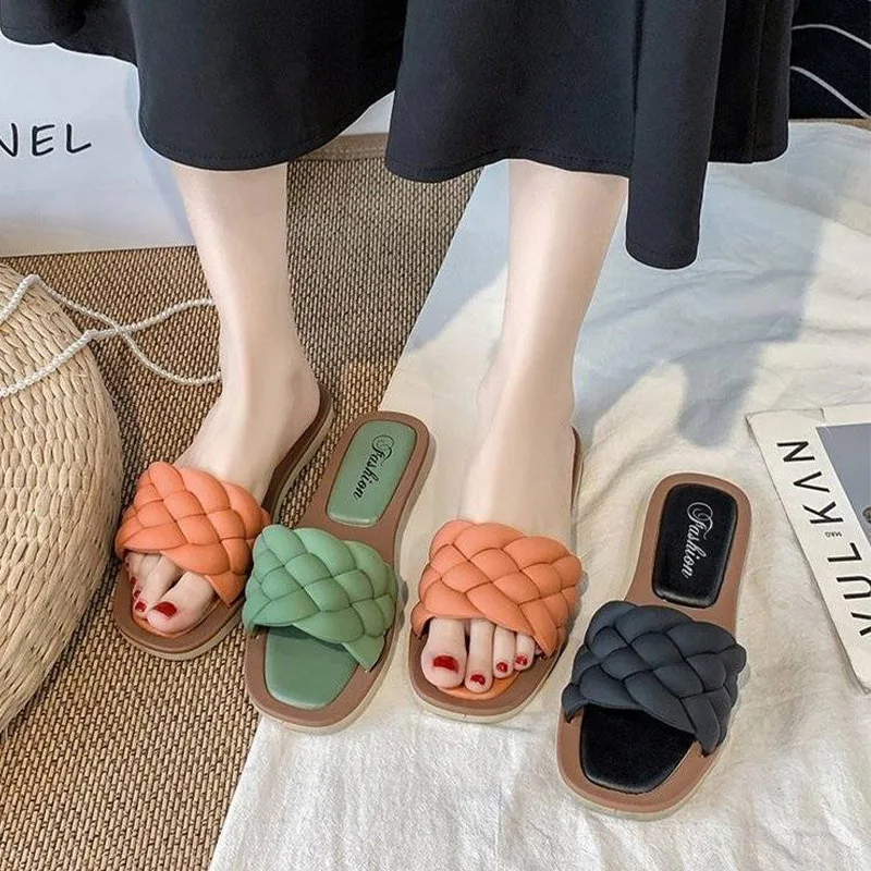 2022 Summer Slippers Indoor Woven Women Sandals Outer Wear Beach Casual Shoes White Black Flat with PVC Slides Chaussure Femme
2022 Summer Slippers Indoor Woven Women Sandals Outer Wear Beach Casual Shoes White Black Flat with PVC Slides Chaussure Femme