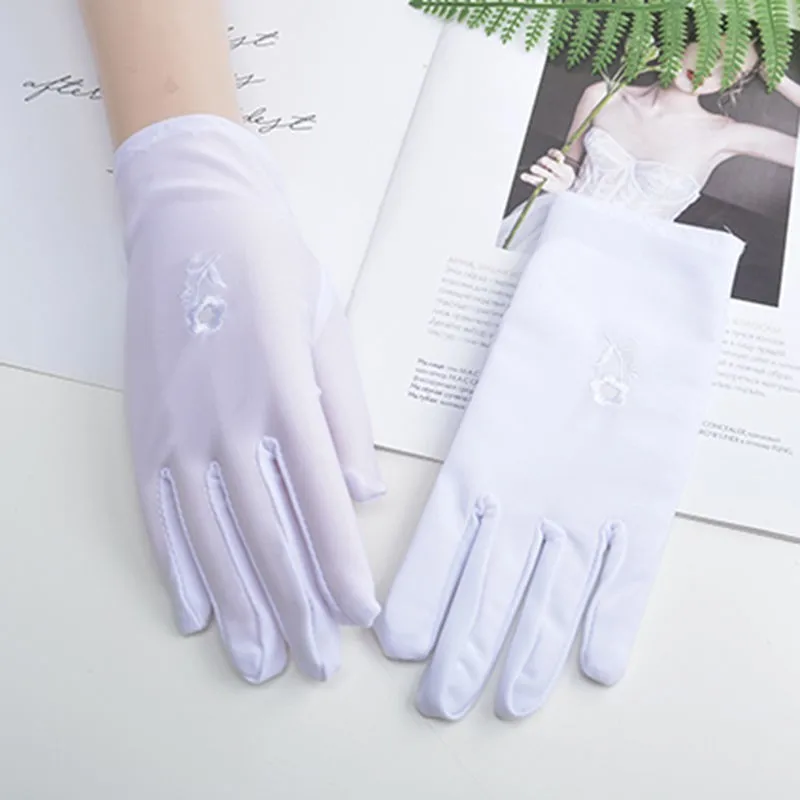 Women's Full Finger Driving Gloves Charming Flower Embroidery Sun Shading Non-slip Ladies Short Jewelry
Women's Full Finger Driving Gloves Charming Flower Embroidery Sun Shading Non-slip Ladies Short Jewelry