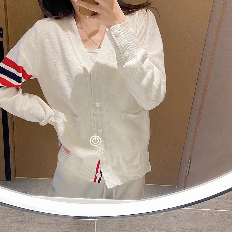 High Quality Korean Style TB Wool Cardigan Female 22 Spring and Autumn Striped Loose Slim Knit Coat White Top
High Quality Korean Style TB Wool Cardigan Female 22 Spring and Autumn Striped Loose Slim Knit Coat White Top