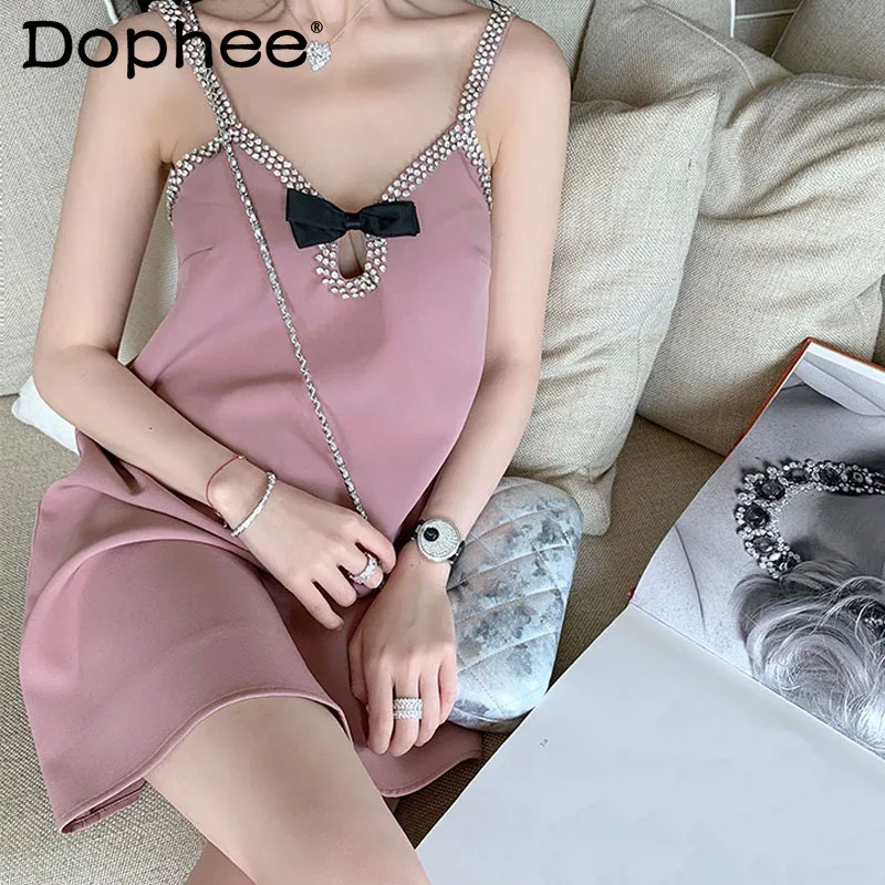 Hot Rhinestone Sweet Bow Hollow-out Suspender Dress Women 2022 Summer Dress High Waist Sexy Backless Elegant Pink Dress Clubwear
Hot Rhinestone Sweet Bow Hollow-out Suspender Dress Women 2022 Summer Dress High Waist Sexy Backless Elegant Pink Dress Clubwear