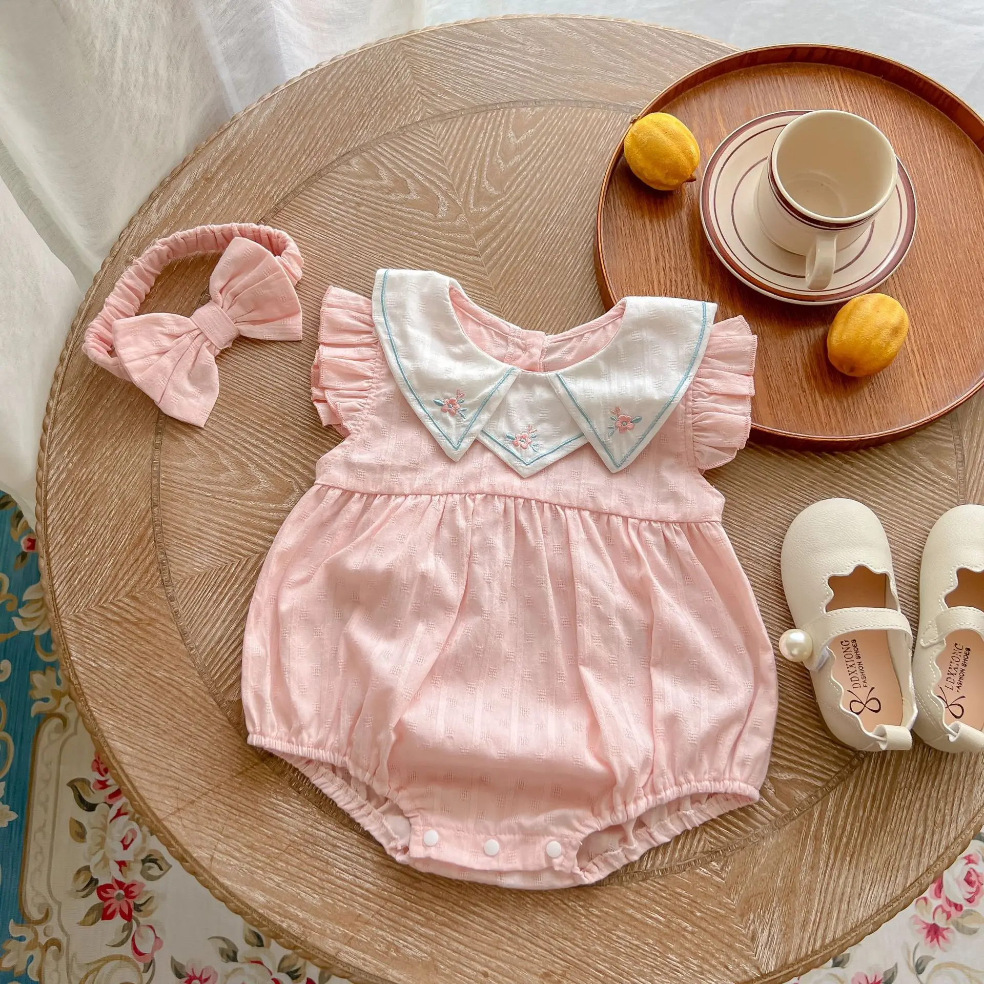 Infant children's summer wrap clothes pink embroidered collar cute baby girl flying sleeves romper jumpsuit
Infant children's summer wrap clothes pink embroidered collar cute baby girl flying sleeves romper jumpsuit