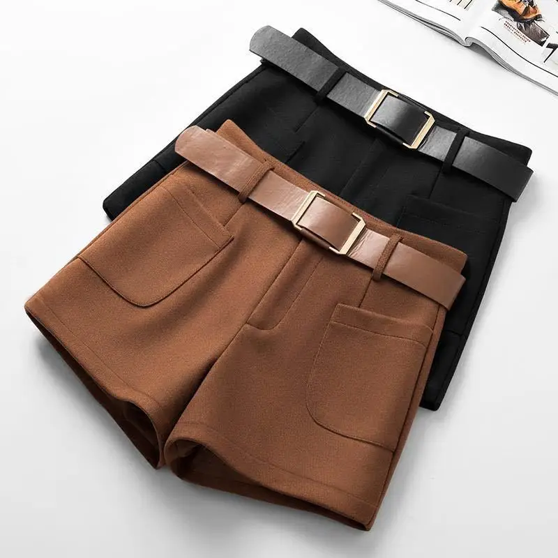 Women 2022 Autumn Winter New Casual Elegant Shorts Female Thick Warm Woolen Shorts Ladies Slim Wide Leg A-line Shorts Q37
Women 2022 Autumn Winter New Casual Elegant Shorts Female Thick Warm Woolen Shorts Ladies Slim Wide Leg A-line Shorts Q37