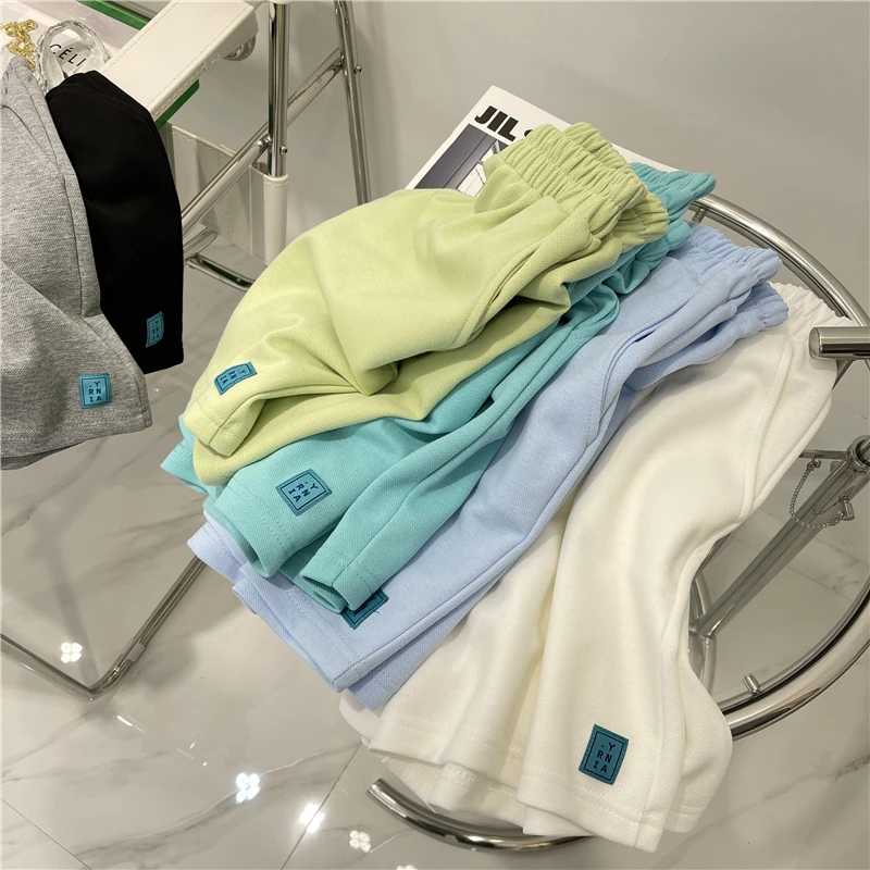 Judi тканевые спортивные шорты для женщин летние контрастные буквы свободные широкие штаны повседневные пятиконечные брюки
Judi тканевые спортивные шорты для женщин летние контрастные буквы свободные широкие штаны повседневные пятиконечные брюки