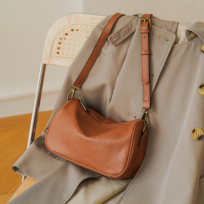 Женская сумка через плечо на одно плечо с большой вместительностью 
Женская сумка через плечо на одно плечо с большой вместительностью