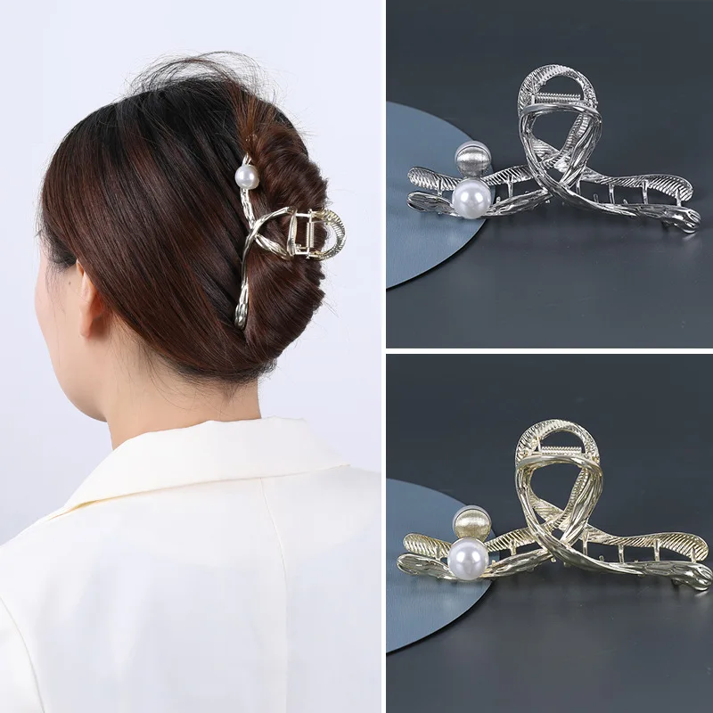 Fashionable Girls Shark Clip Large Geometric Metal Hair Clip Back Spoon Grab Clip Women'S Headwear Simple New Irregular Clip
Fashionable Girls Shark Clip Large Geometric Metal Hair Clip Back Spoon Grab Clip Women'S Headwear Simple New Irregular Clip