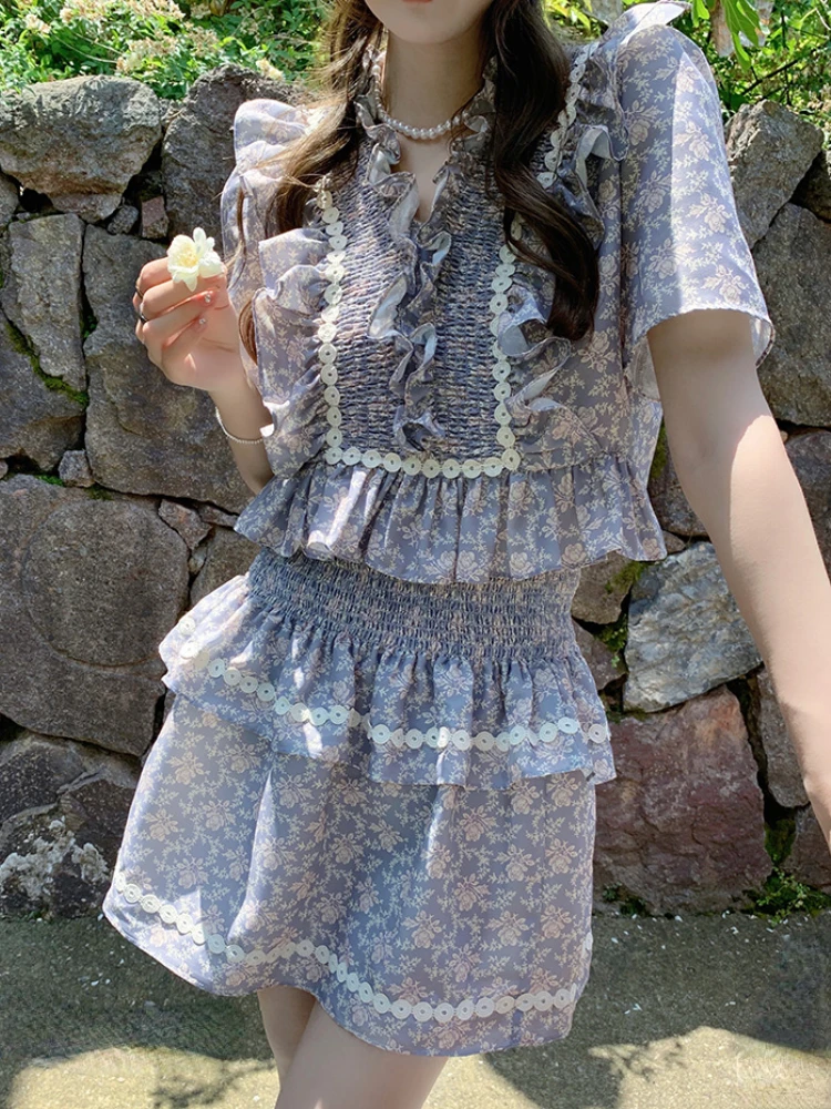 2022 Summer Vintage Lace 2 Piece Dress Set Short Sleeve Crop Tops + Elegant Floral Mini Skirt Woman Party Korean Style Suit Chic
2022 Summer Vintage Lace 2 Piece Dress Set Short Sleeve Crop Tops + Elegant Floral Mini Skirt Woman Party Korean Style Suit Chic