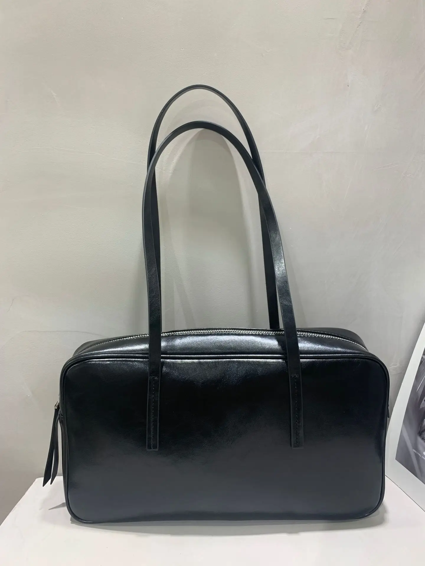 2022 New Leather Shoulder Bag Armpit Bag Large Capacity One Shoulder Commuter Bag Handbag
2022 New Leather Shoulder Bag Armpit Bag Large Capacity One Shoulder Commuter Bag Handbag