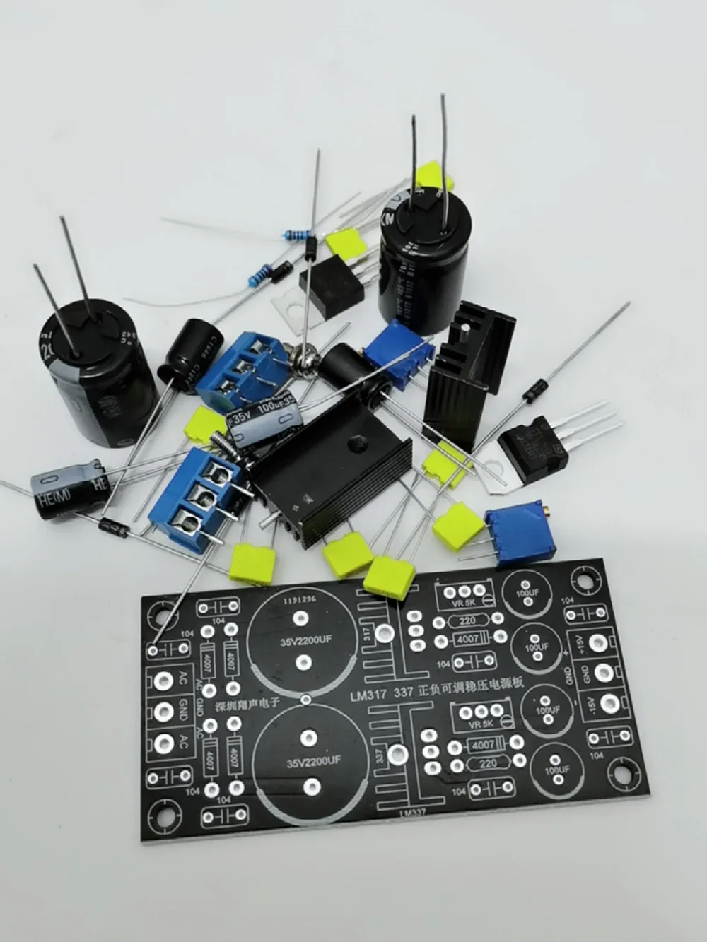 LM317 LM337 Положительный Регулятор напряжения отрицательной мощности Регулируемый модуль от переменного тока до постоянного тока 5 в 6 в 9 в 12 В 15 в 19 в 24 в аудио усилитель
LM317 LM337 Положительный Регулятор напряжения отрицательной мощности Регулируемый модуль от переменного тока до постоянного тока 5 в 6 в 9 в 12 В 15 в 19 в 24 в аудио усилитель